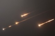 事业预测伊朗以导弹齐射回应以色列的大规模袭击